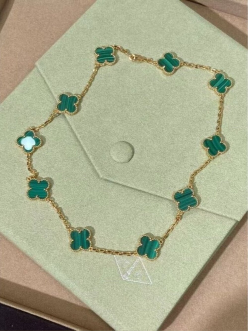 🍀Van Cleef & Arpels necklace Gold Chain Necklace with Green Clover Motif